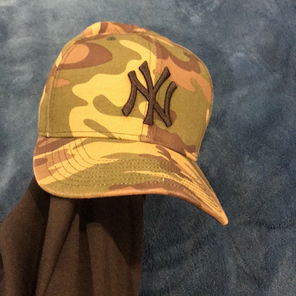 Camo Yankees hat